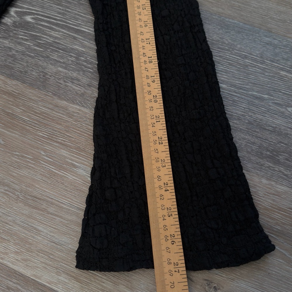 Old Navy Textured Lace Scoop Neck Top - Picture 11 of 13